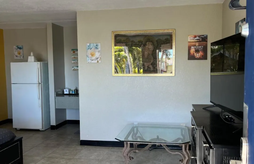 Budget Inn-1